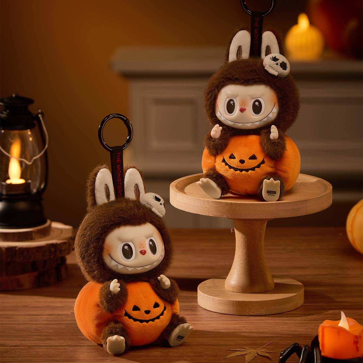 Labubu - Sitting Pumpkin Vinyl Plush Pendant - POP Mart