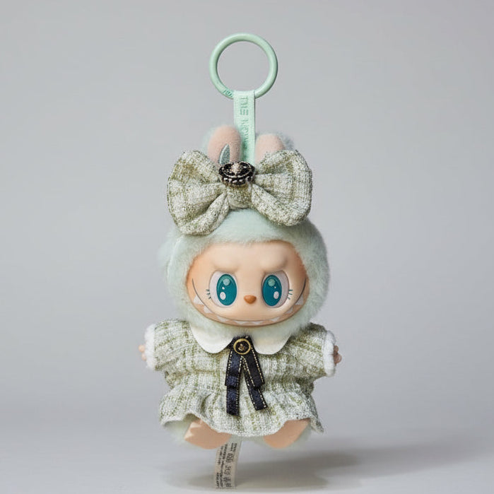 Labubu Klær – Grønn Festkjole med Sløyfe – Outfit til Labubu Dukke 17 cm