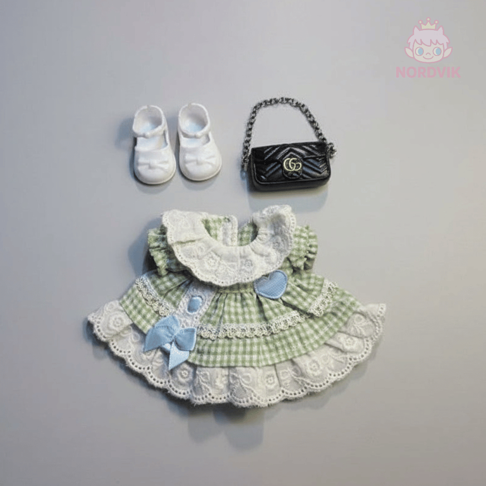 Labubu Klær – Grønn Ruted Sommerkjole – Outfit til Labubu Dukke 17 cm