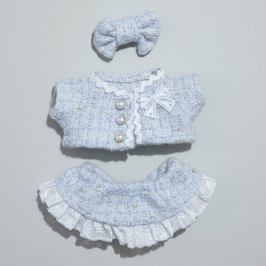 Labubu – Elegant Lyseblå Kjole-sett (17 cm) 