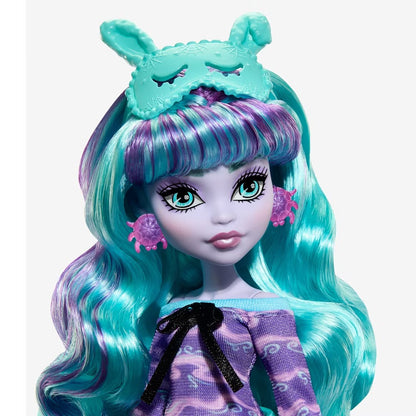 Monster High Doll And Sleepover Accessories, Twyla, Creepover Party - Mattel